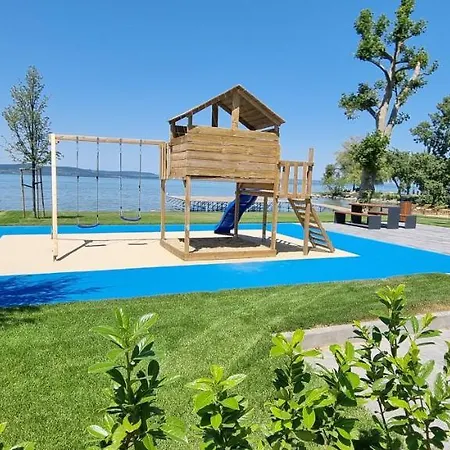 Platán With Lakeview * Balatonboglár