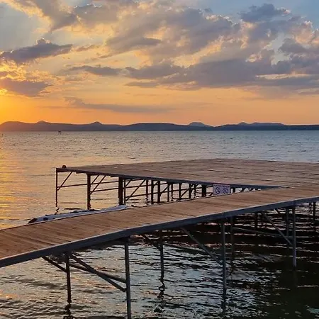 Lejlighed Platan With Lakeview *