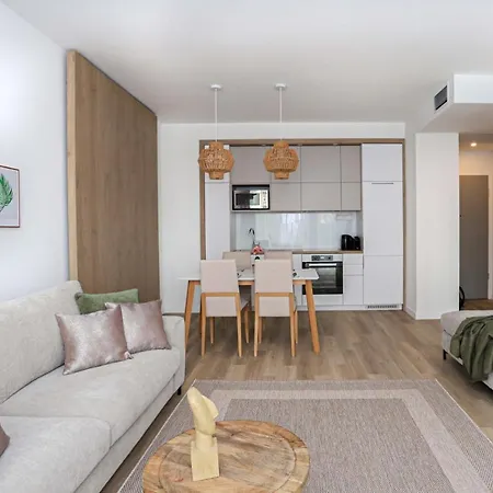 Platan With Lakeview Lejlighed