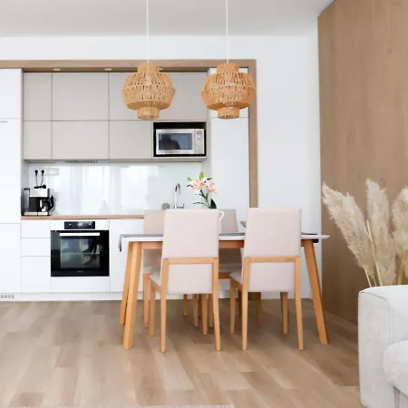 Platan With Lakeview