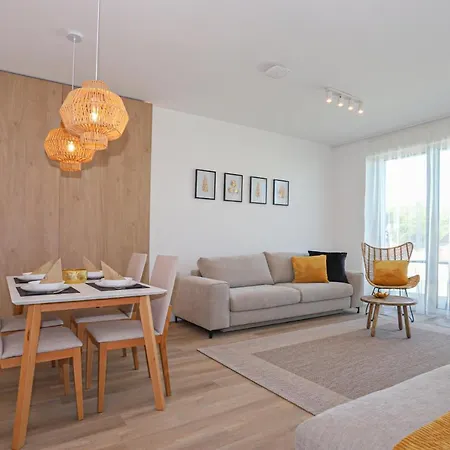 Platan With Lakeview Apartment Balatonboglár
