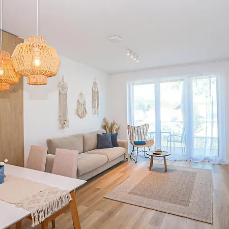 Platan With Lakeview