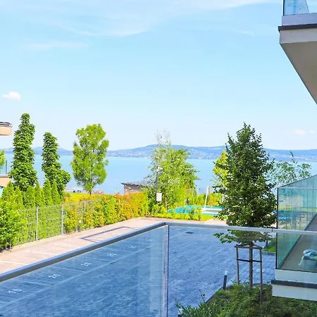 Platan With Lakeview Appartement