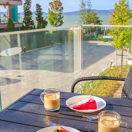 Appartamento Platán With Lakeview *