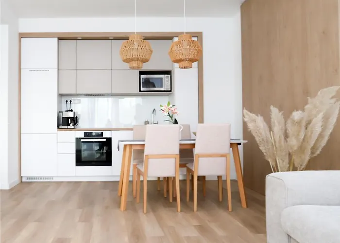 Platan With Lakeview