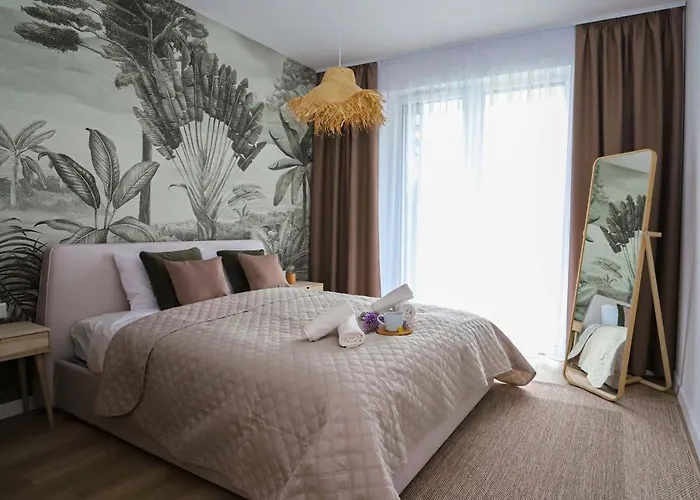 Platan With Lakeview