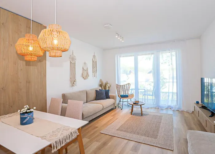 Platan With Lakeview