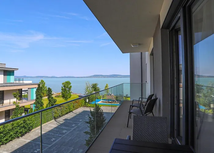 Platan With Lakeview דירה *